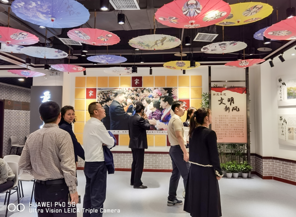 公司固定收益部黨支部、投行業(yè)務(wù)部黨支部、綜合事務(wù)部與金融（產(chǎn)業(yè)）基地保障黨支部開展聯(lián)合黨日活動(dòng)